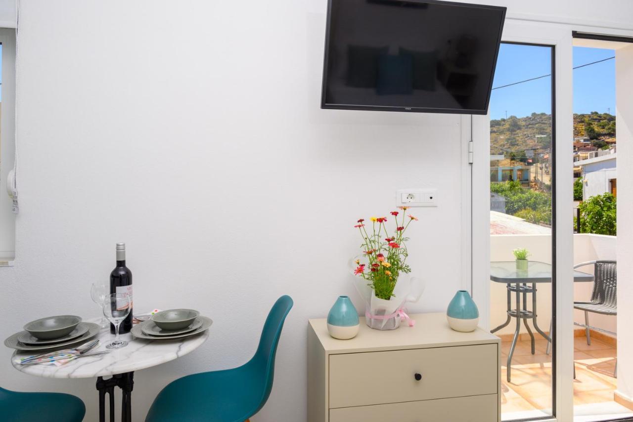 Artemis Apartment First Floor Элунда Экстерьер фото